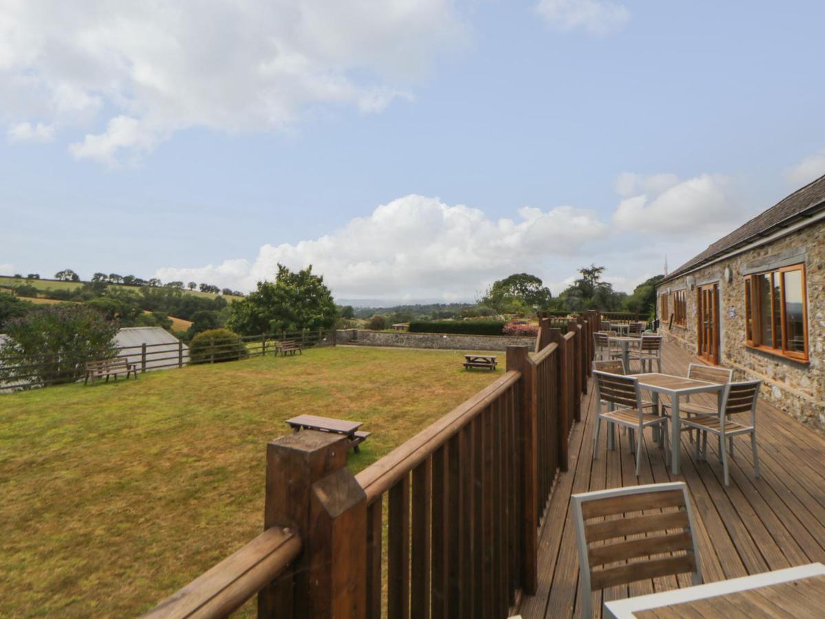 Harcombe House Bungalow 9 Newton Abbot Exterior photo